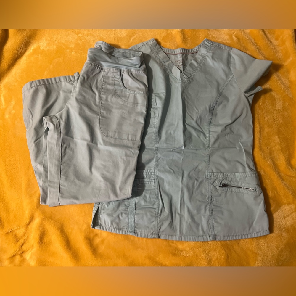 Women’s scrub top and pants set.